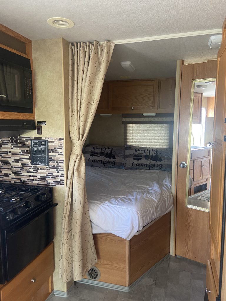 Motorhome Winnebago Ohanacampers 